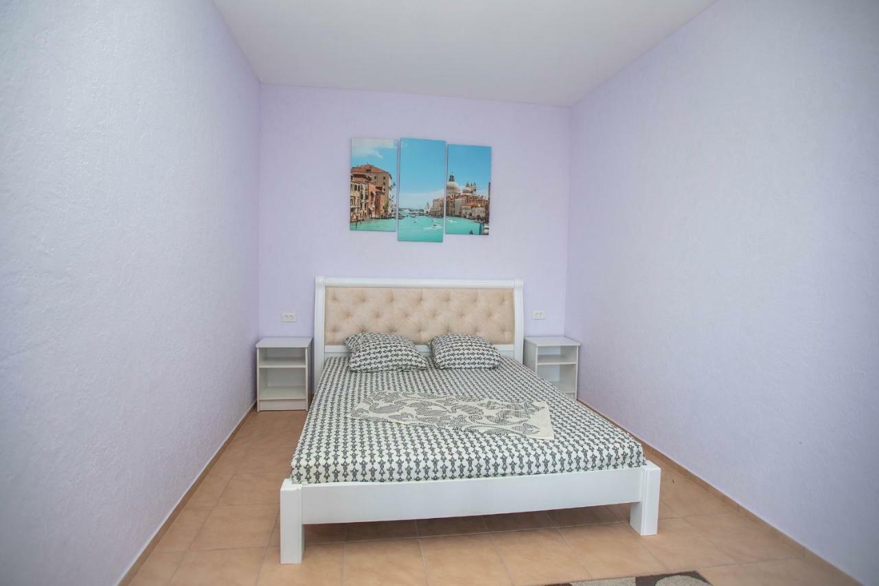 Amalia Hotel Zaliznij Port Eksteriør bilde