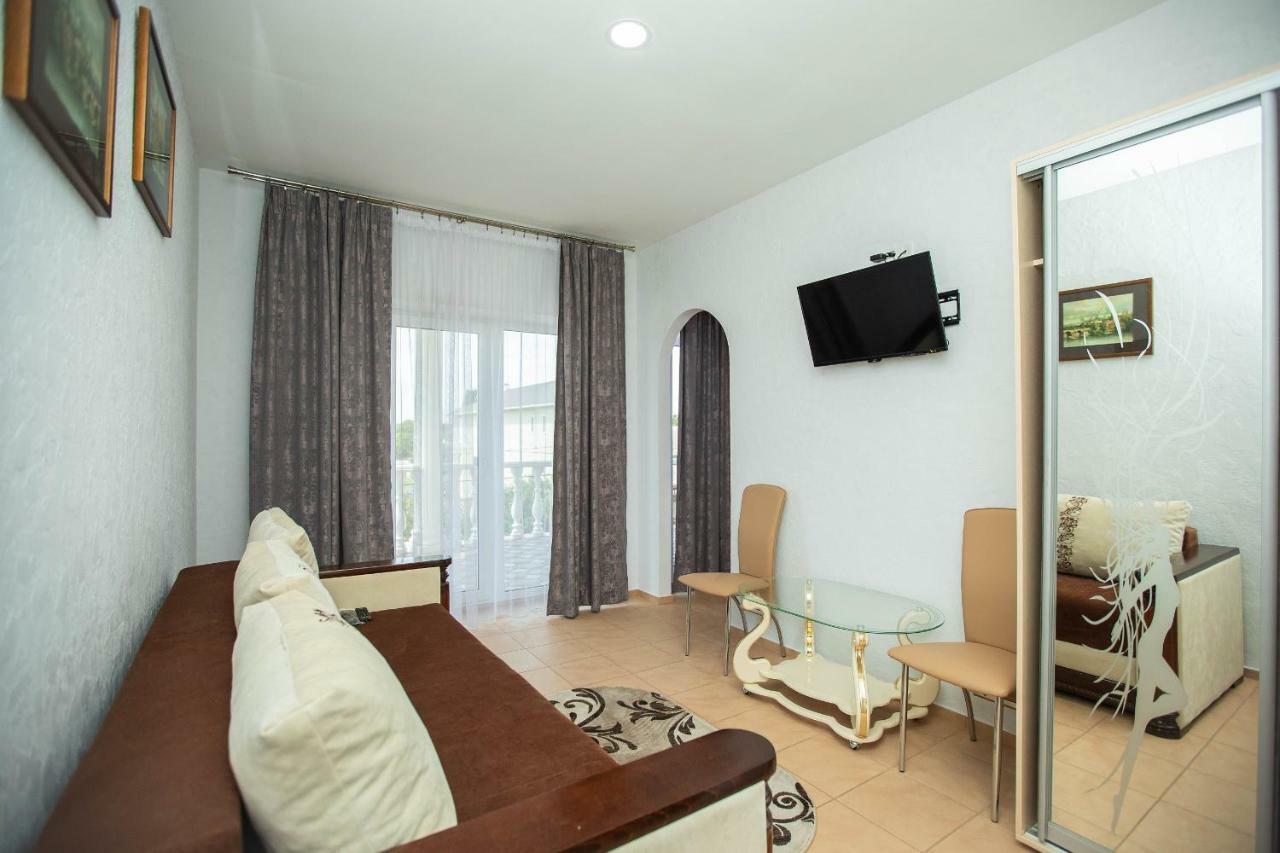 Amalia Hotel Zaliznij Port Eksteriør bilde
